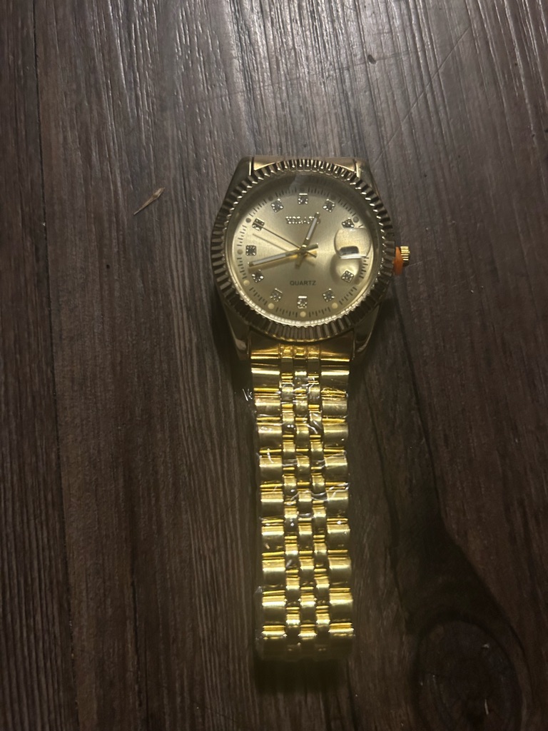 Gold Men&acirc;s Quartz Watch With Diamond Markers
